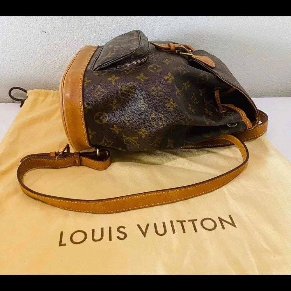 Lv backpack 🎒 - Picture 7 of 14